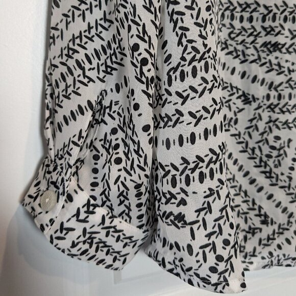 CAbi Button-up Blouse Womens M Black White Long Sleeve Split-Back Osaka Nights - Picture 14 of 16